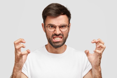Nerwica żołądka – jak odróżnić objawy ze stresu od choroby układu pokarmowego?